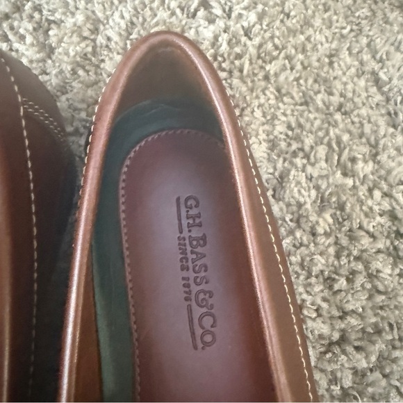 G.H. Bass & Co. women Brown Leather Loafers!NWOT! - Picture 2 of 4